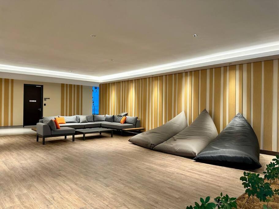 Pangsapuri Sunway Velocity Two By Rverse